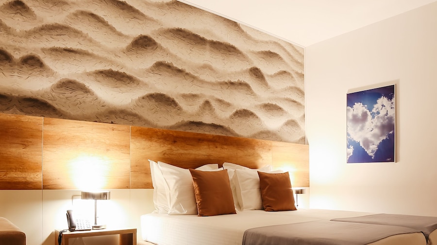 Santiny Hotel & Restaurant