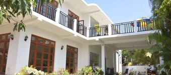 Araliya Blue Beach View Hotel