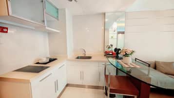 Grand Room, Multiple Beds, Non Smoking, Harbour View