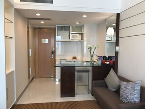 Grand Room, Multiple Beds, Non Smoking, Harbour View | Living area | LCD TV