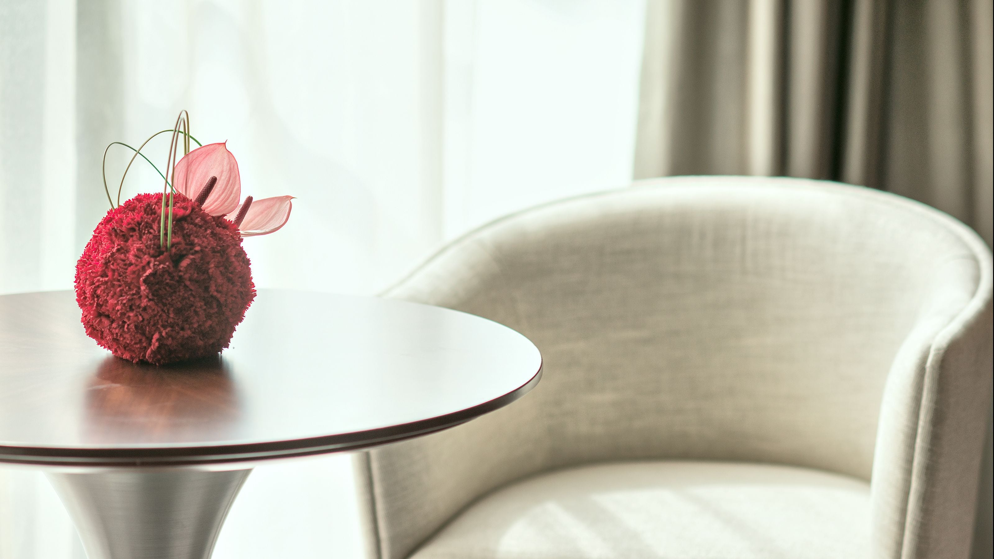 amara club deluxe suite | premium bedding, down duvets, tempur-pedic beds, in-room safe