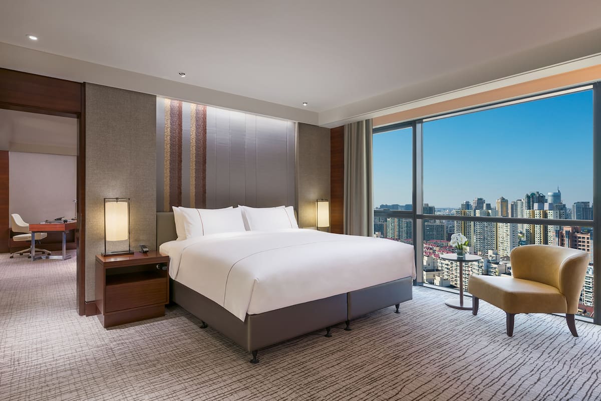 Amara Club Deluxe Suite | Premium bedding, down comforters, Tempur-Pedic beds, in-room safe