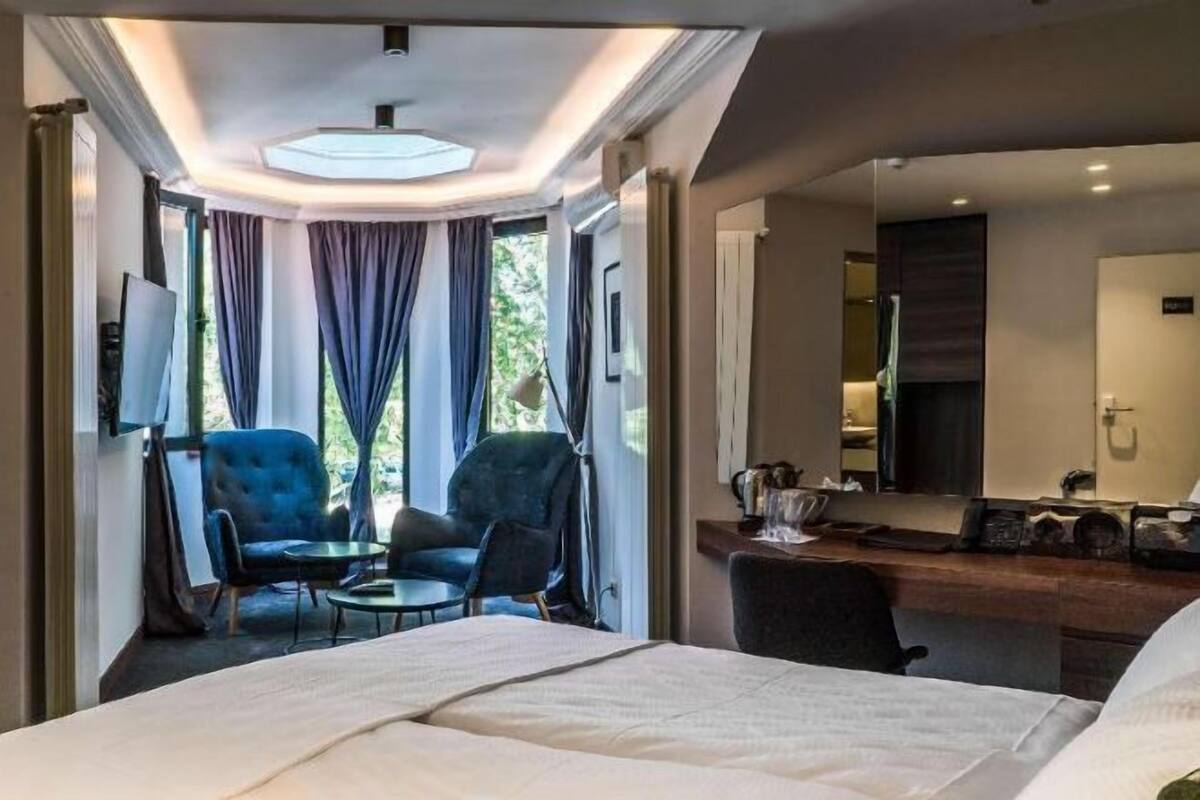 Minibar, in-room safe, desk, soundproofing