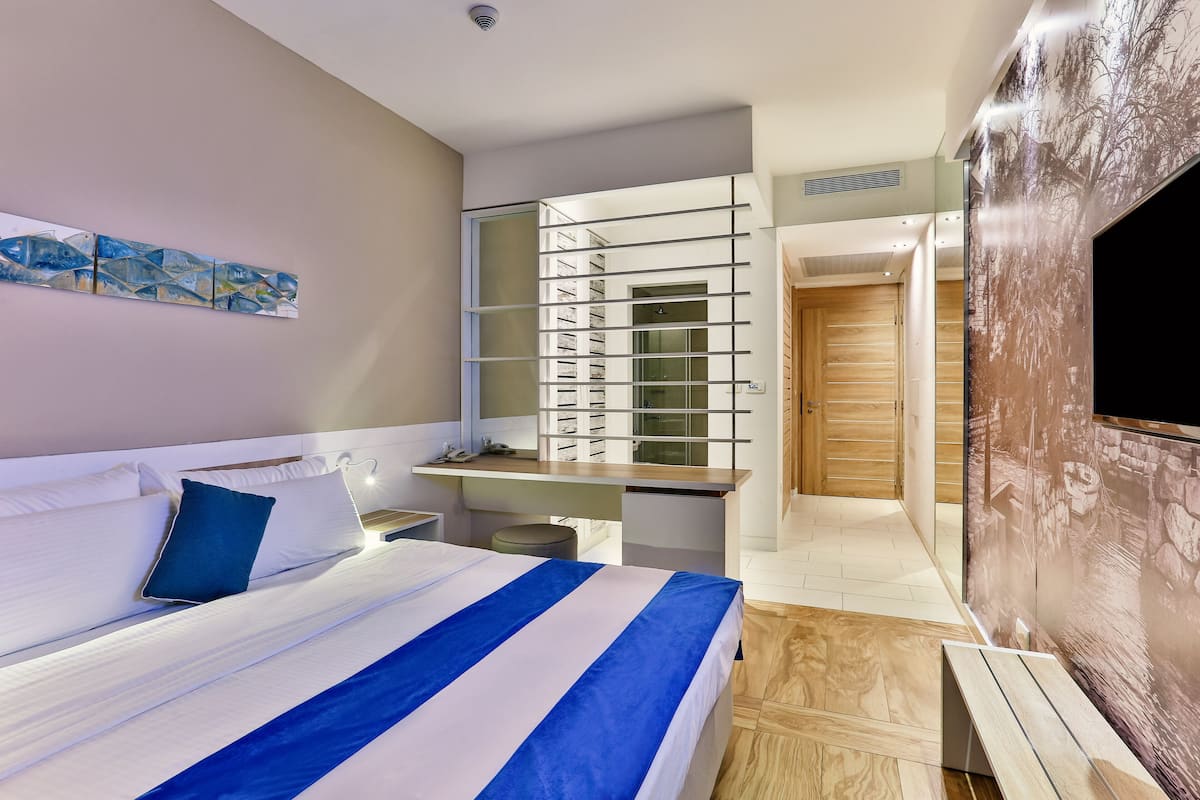 Chambre Double ou avec lits jumeaux, vue montagne | Literie hypoallergénique, minibar, coffres-forts dans les chambres