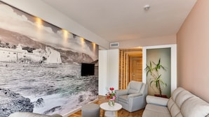 Studio Suite, Sea View | Living area - Carine Hotel Delfin (Bijela)