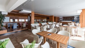 Bar (on property) - Carine Hotel Delfin (Bijela)