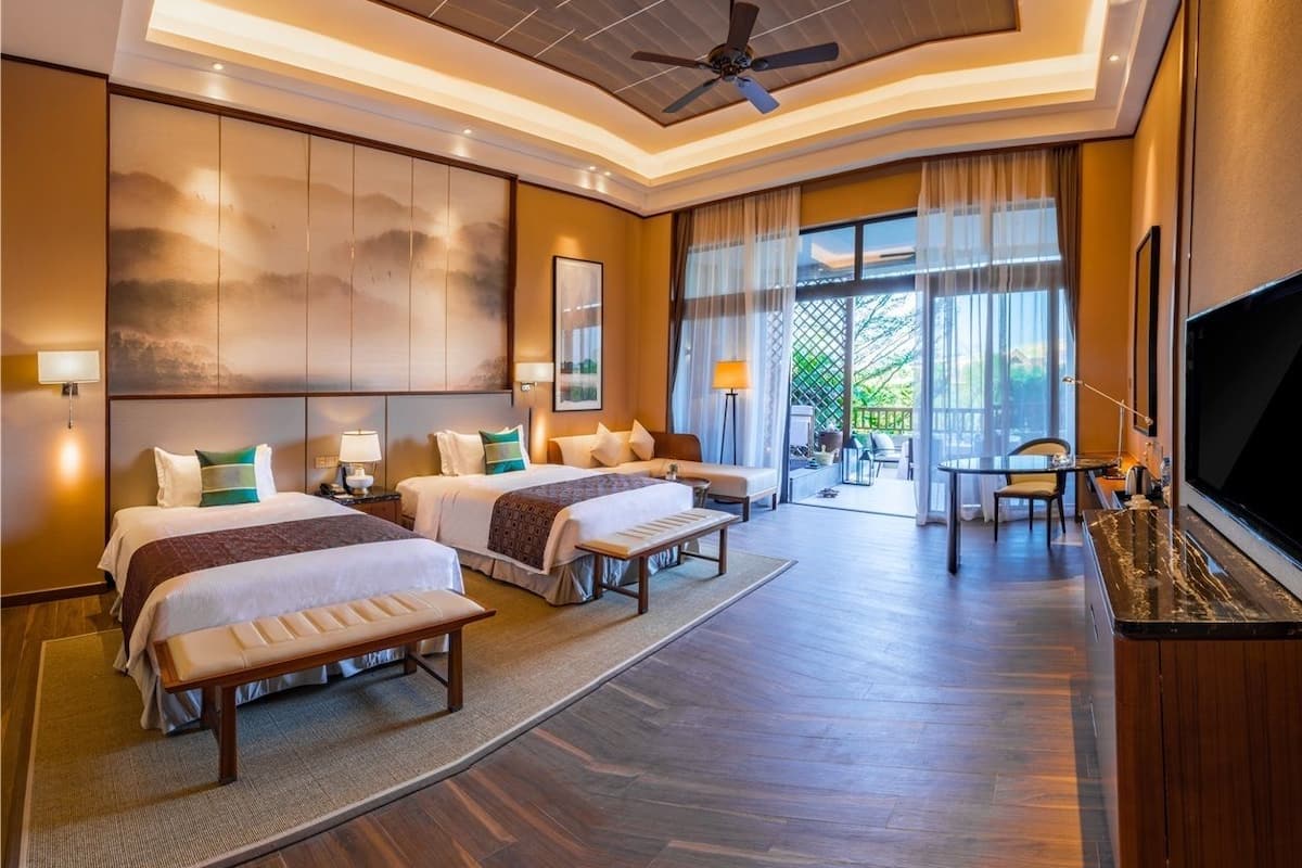 ห้องดีลักซ์ทวิน | มินิบาร์, ตู้นิรภัยในห้องพัก, โต๊ะทำงาน, ผ้าม่านกันแสง