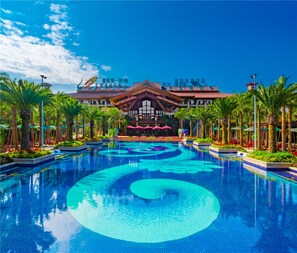 Front of property - Country Garden Hot Spring Hotel Huizhou (Huizhou)