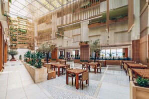 Spécialités Cuisine locale et internationale