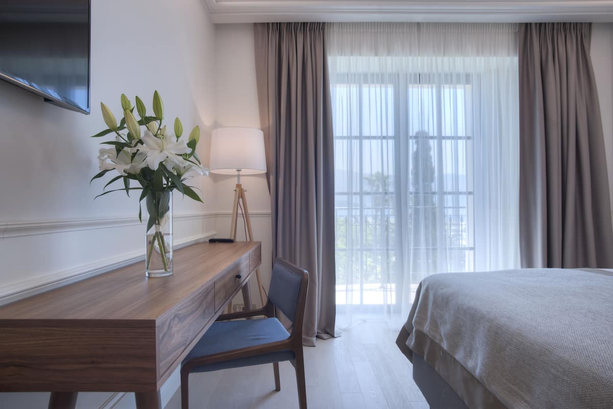 double or twin room, sea view | 1 bedroom, minibar, in-room safe, desk