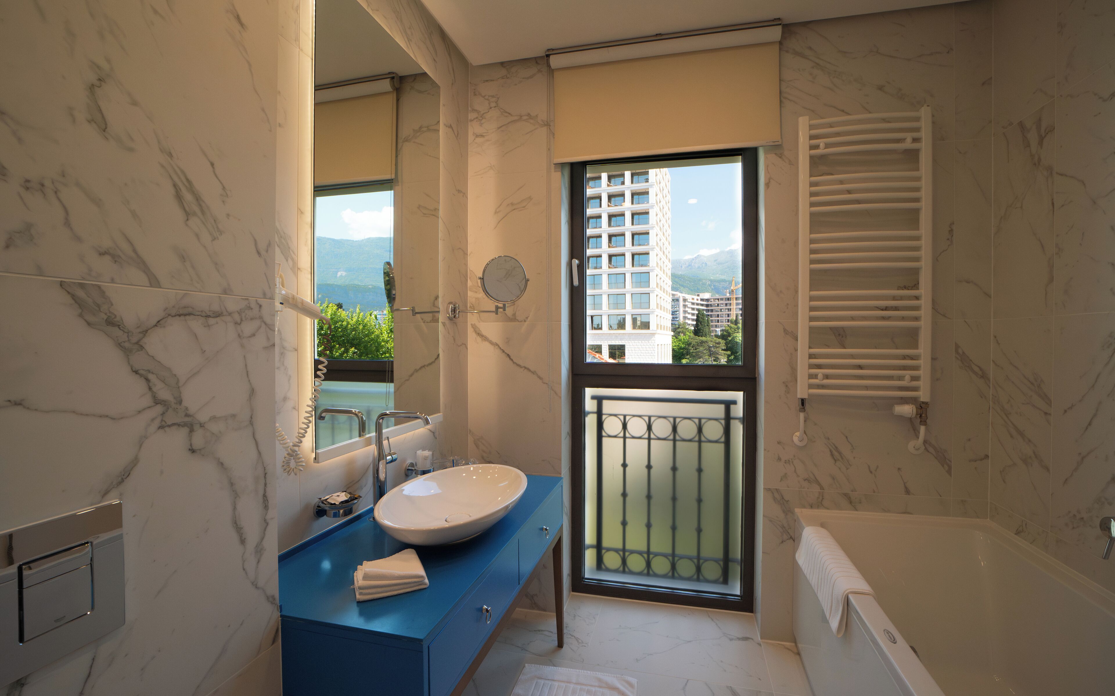 superior double or twin room, balcony, park view | bathroom | free toiletries, hair dryer, bathrobes, slippers