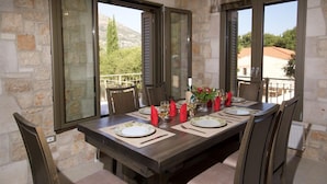 Villa Deluxe (Harry) | Repas dans la chambre