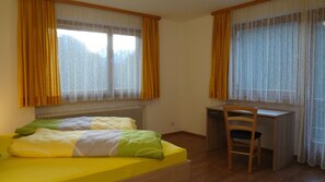 Apartment | 4 bedrooms, desk, cribs/infant beds, free WiFi - Ferienwohnung Alexander (Sankt Gallenkirch)
