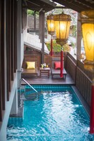Indoor pool, pool loungers