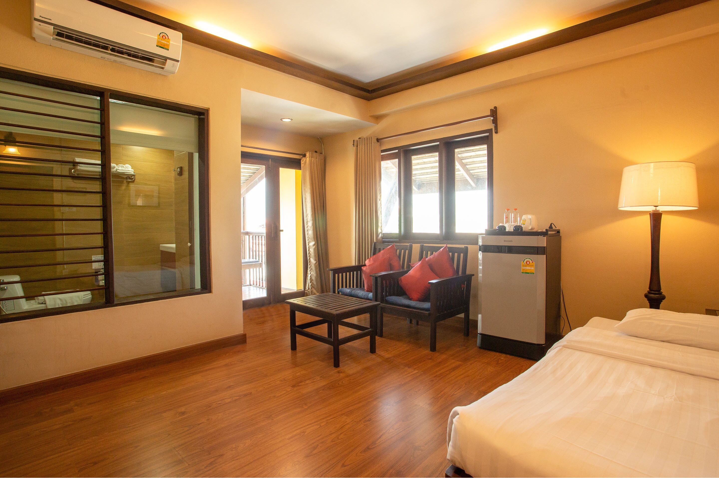 suite (king) | 1 bedroom, in-room safe, desk, free wifi