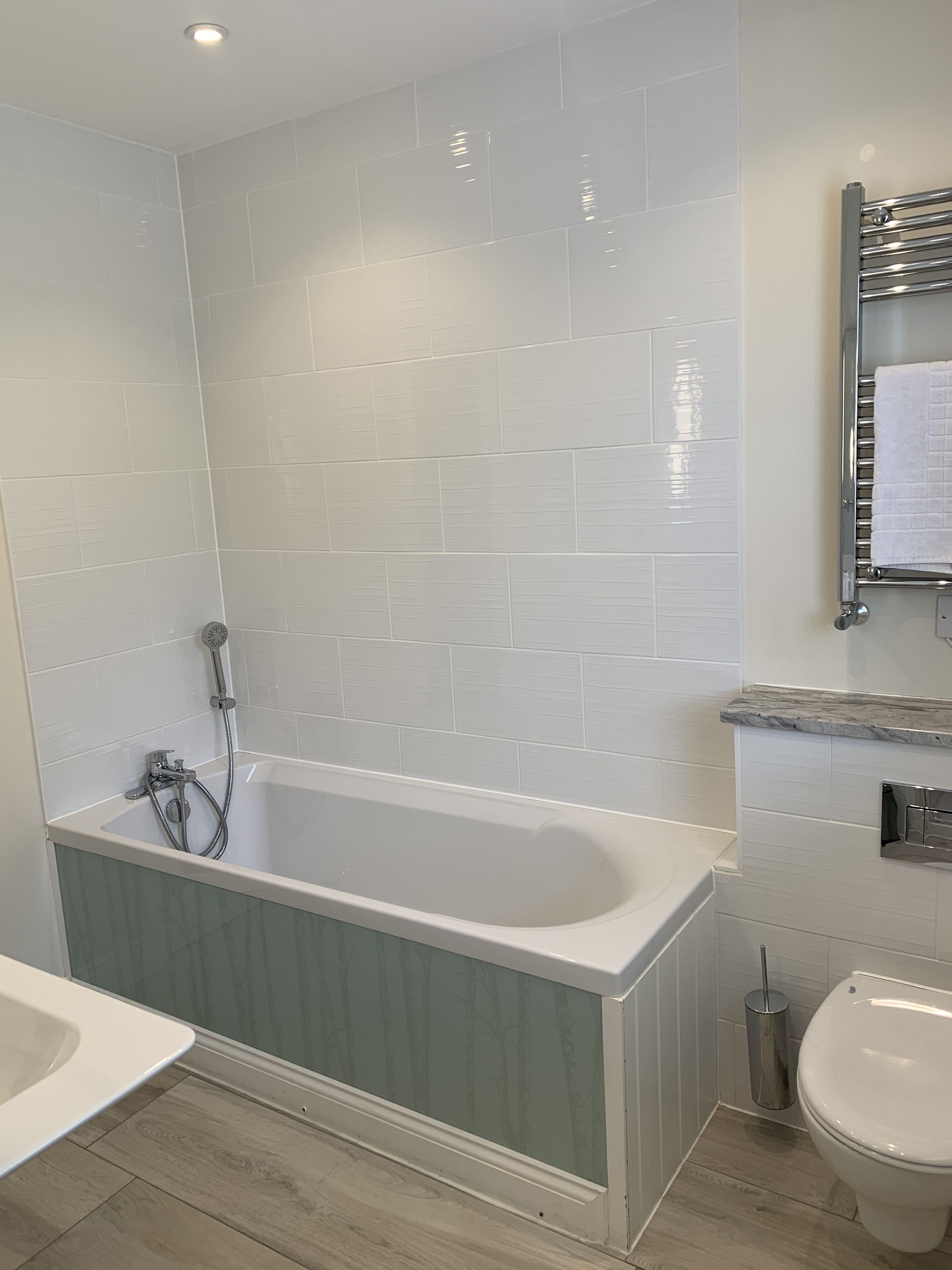 deluxe double room | bathroom | free toiletries, hair dryer, towels