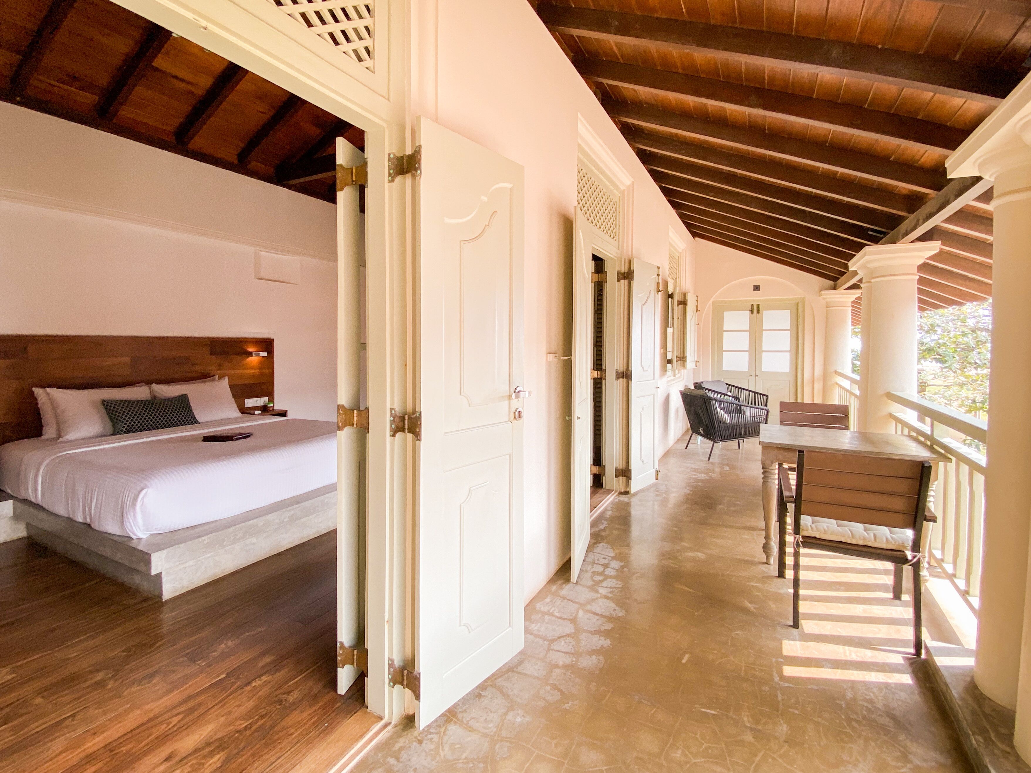 superior double room, partial ocean view, oceanfront | balcony