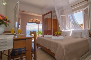 Studio (Thalassa B) | Individually decorated, soundproofing, free WiFi, bed sheets - Paxos Sunrise Villas (Paxos)