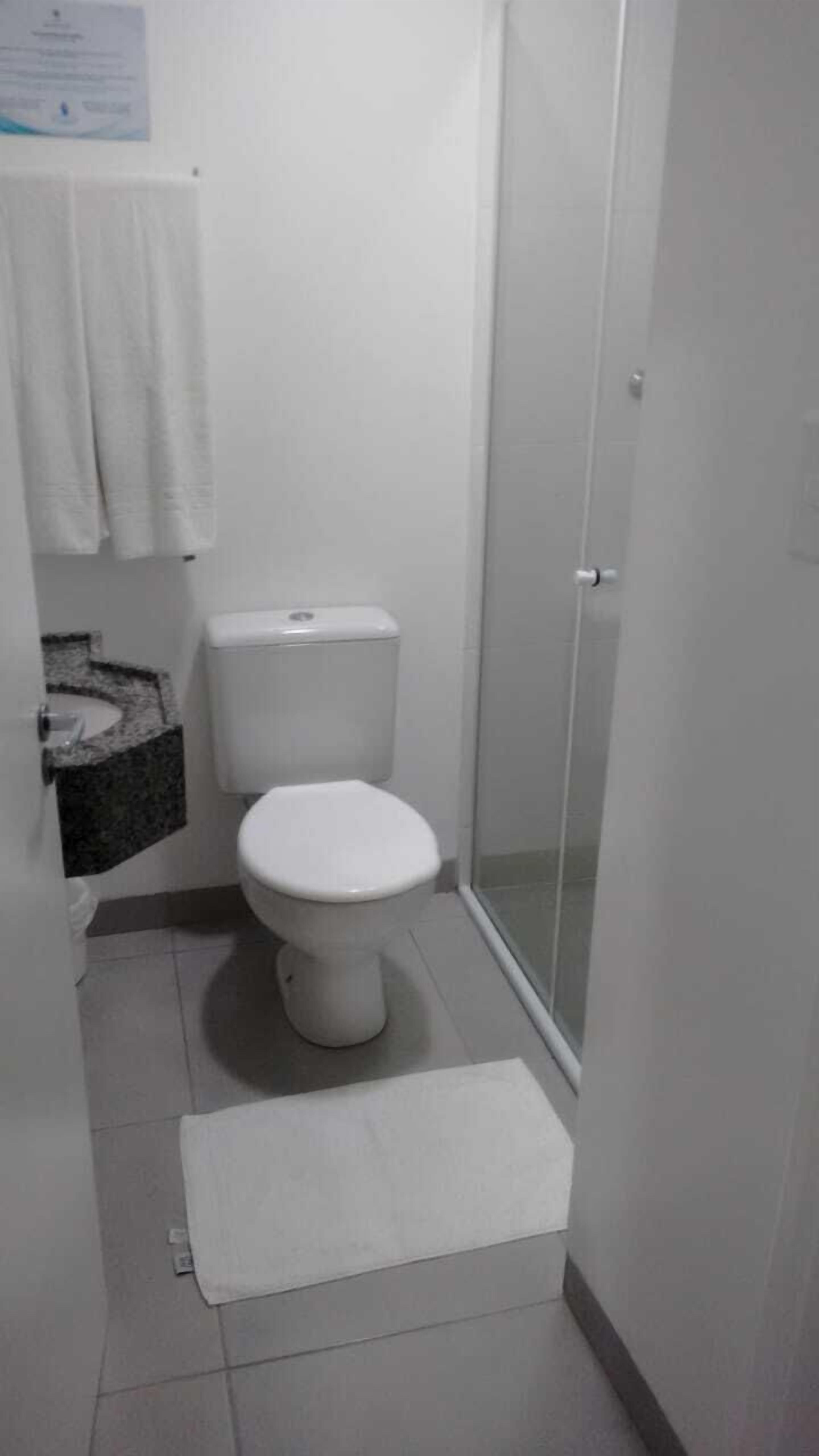 standard room | bathroom | shower, towels