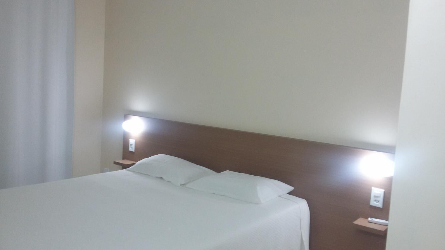 in-room safe, desk, laptop workspace, blackout curtains