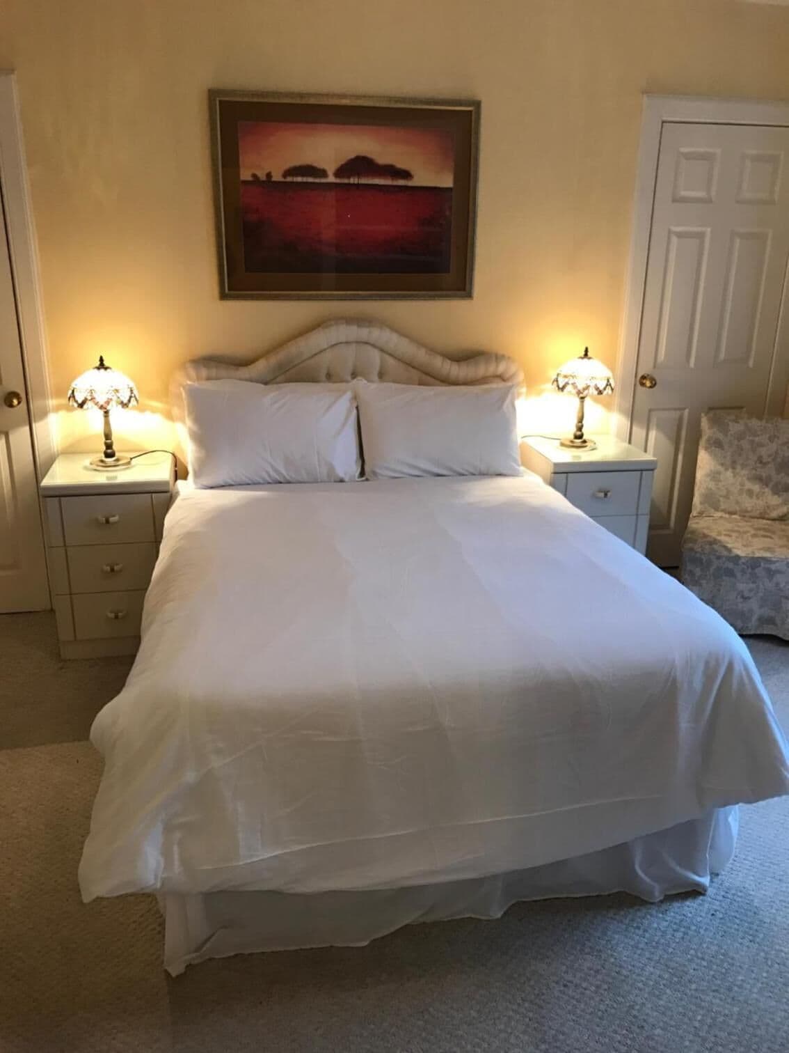 Premium bedding, desk, iron/ironing board, free WiFi