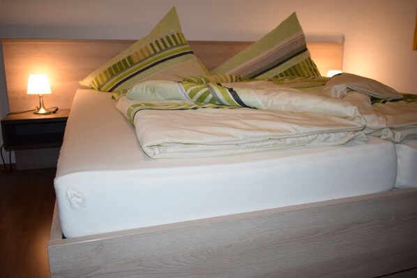 3 bedrooms, desk, cribs/infant beds, free WiFi