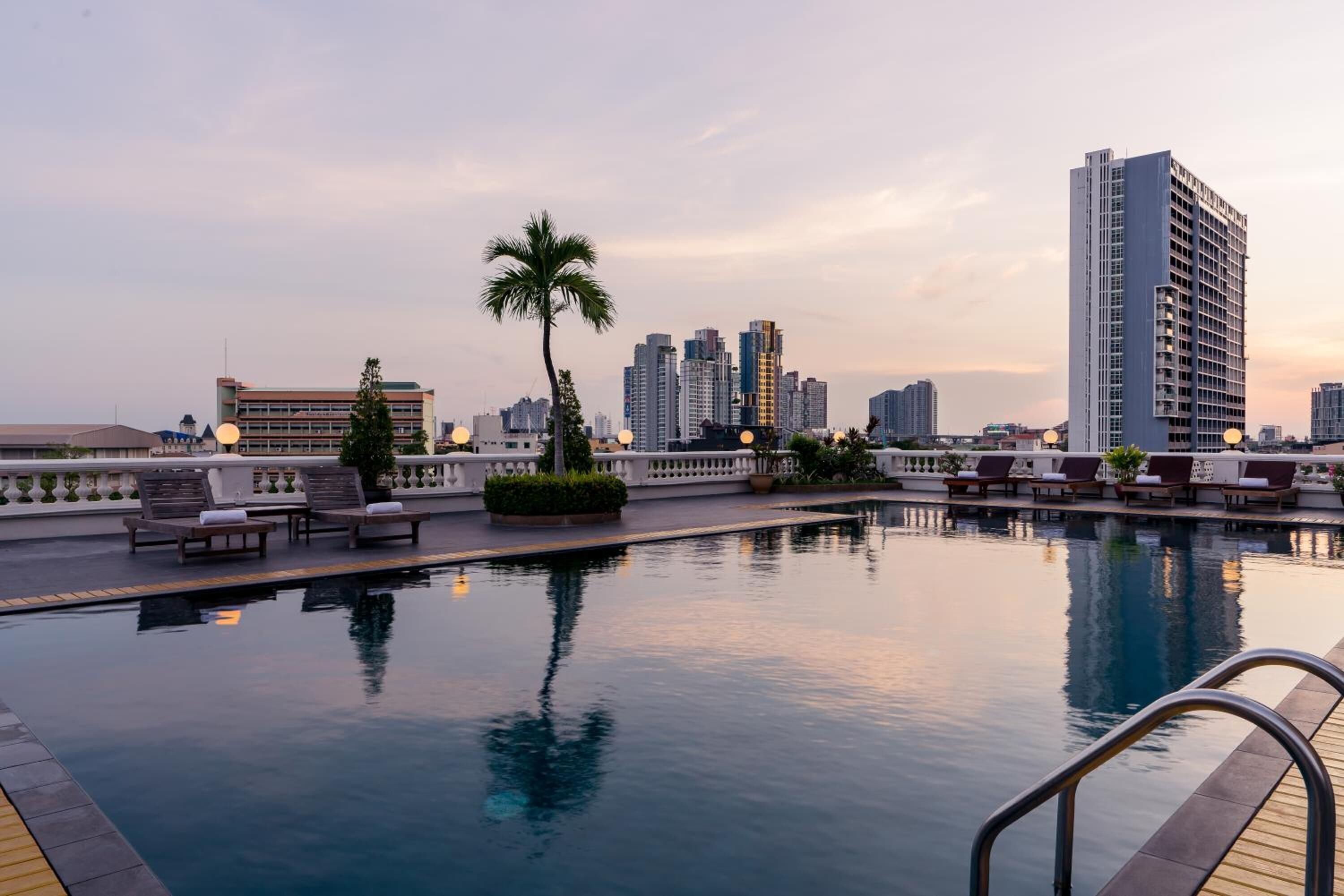 Photo - Niran Grand Hotel