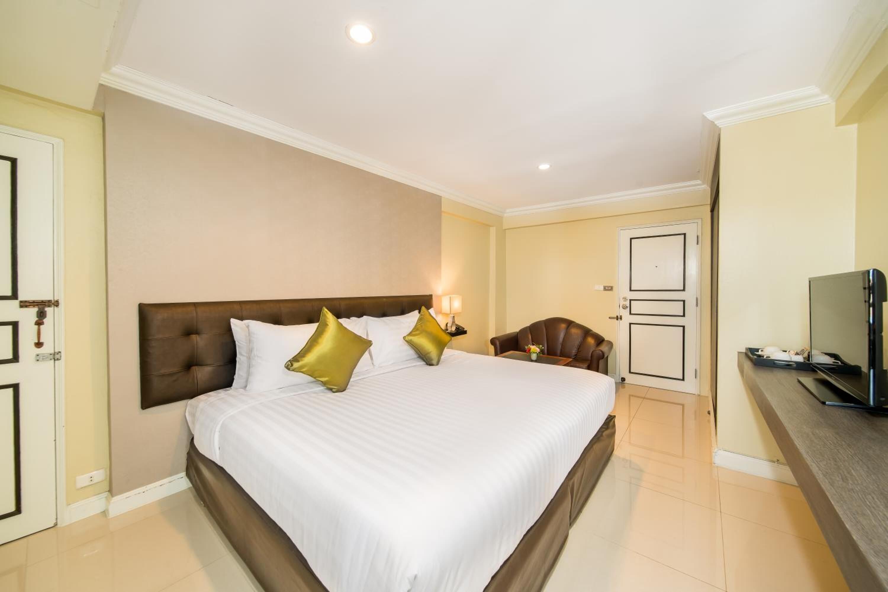 Photo - Niran Grand Hotel