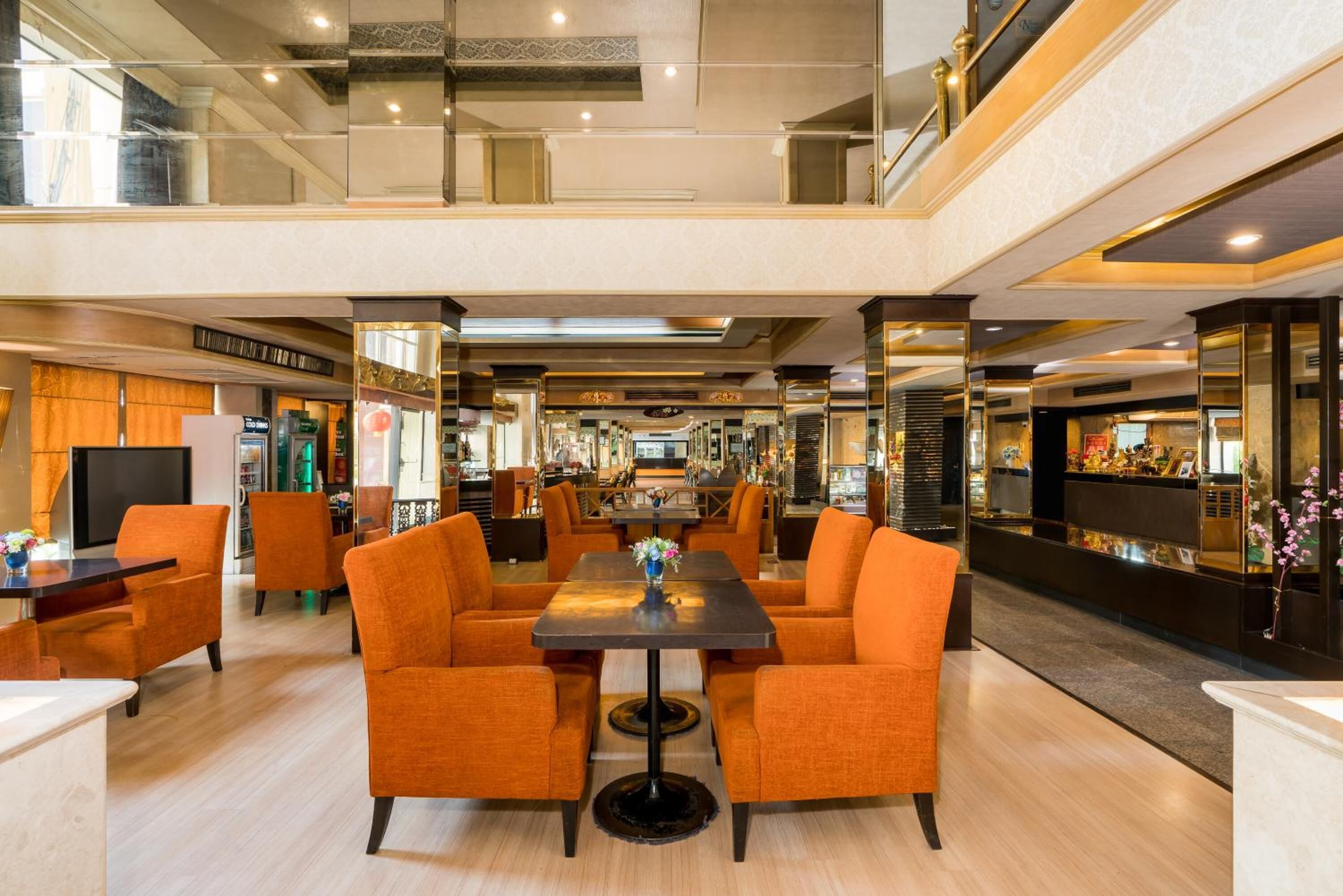 Photo - Niran Grand Hotel