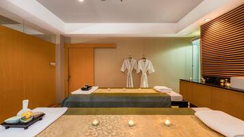 อโรมาเธอราพี, การนวดแผนไทย, การนวดกดจุด, ห้องนวด/ทรีทเมนท์