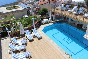 Außenpool (je nach Saison geöffnet), Pool auf dem Dach