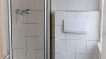 Shower, free toiletries, towels