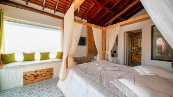 Caja de seguridad en la habitación y escritorio