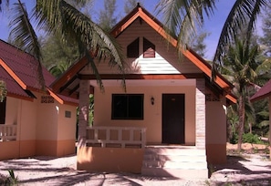 Exterior - Ao Thong Beach Bungalows & Restaurant (Takua Pa)