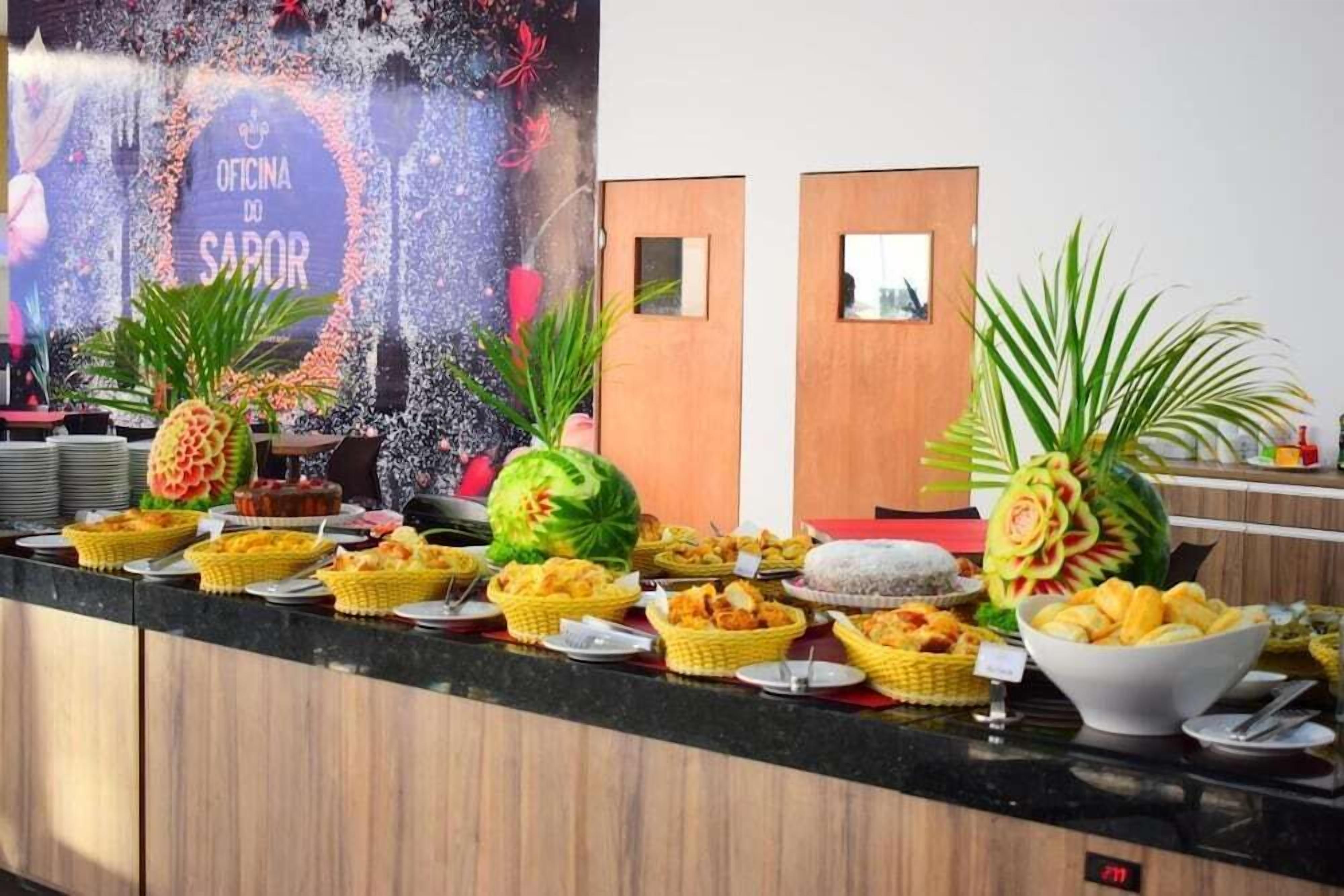 Café da manhã, almoço e jantar