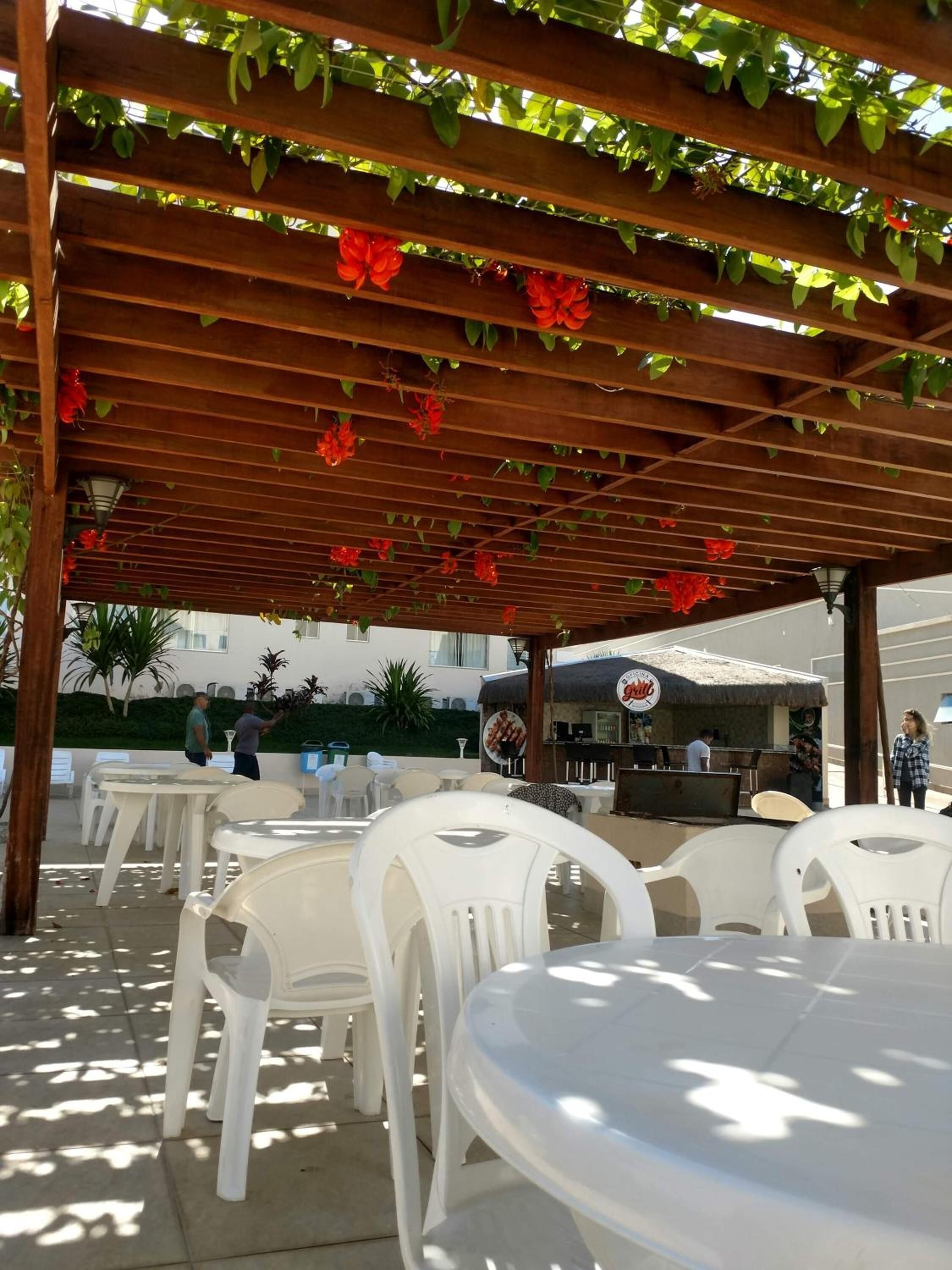 Breakfast, lunch and dinner served