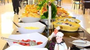 Breakfast, lunch and dinner served