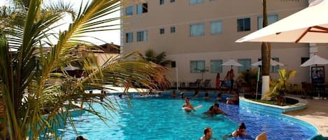 6 outdoor pools, pool umbrellas, pool loungers