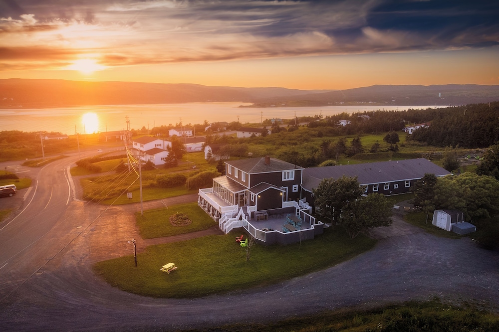 Edge of the Avalon Inn by null