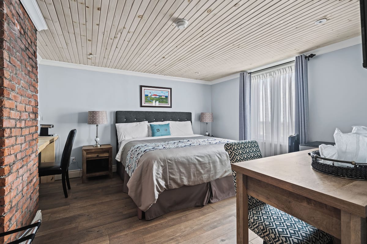 Suite (Powles Head Lighthouse Suite) | 1 bedroom, premium bedding, desk, free WiFi