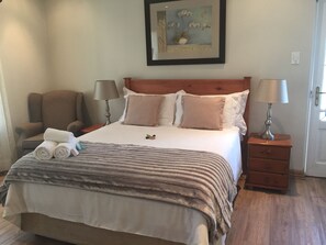 Comfort-Zimmer, 1 Schlafzimmer | Zimmersafe, Schreibtisch, Verdunkelungsvorhänge, kostenloses WLAN