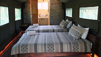 Twin Safari Tented Rooms | 1 Schlafzimmer, Schreibtisch