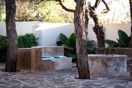 Área para churrasco/piquenique. The Hedge Guesthouse