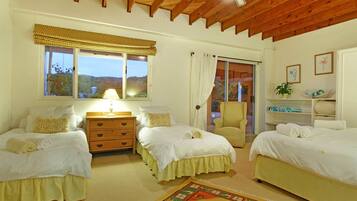 Classic Cottage, 4 Bedrooms | 4 bedrooms, free WiFi