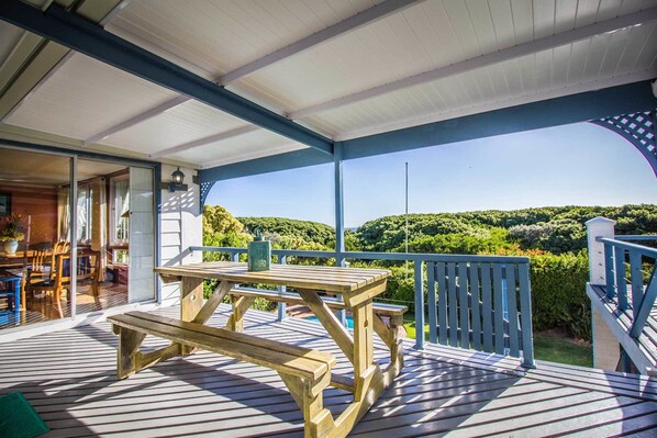 Classic Cottage, 4 Bedrooms | Terrace/patio