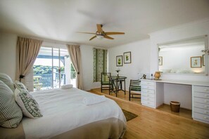 Cottage phong cách cổ điển, 4 phòng ngủ | 4 phòng ngủ, truy cập Internet không dây miễn phí 