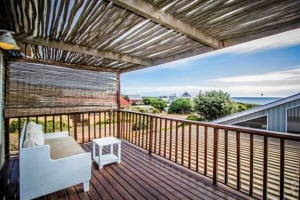 Cottage phong cách cổ điển, 4 phòng ngủ | Hiên