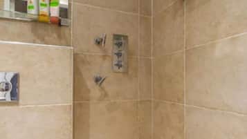 Superior Double Room, 1 Double Bed | Bathroom