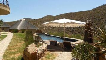 Outdoor pool, pool loungers