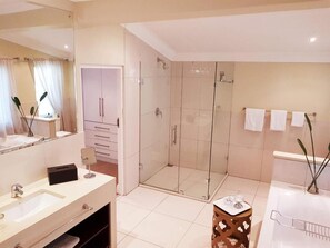 Bathroom - Q on First (Johannesburg)